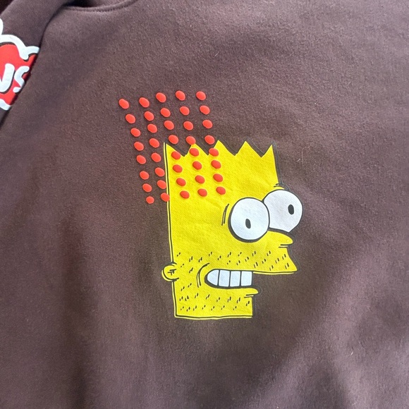 Crewneck H&M x The Simpsons 🛹🔥
Style streetwear avec prints graphiques - Picture 3 of 9